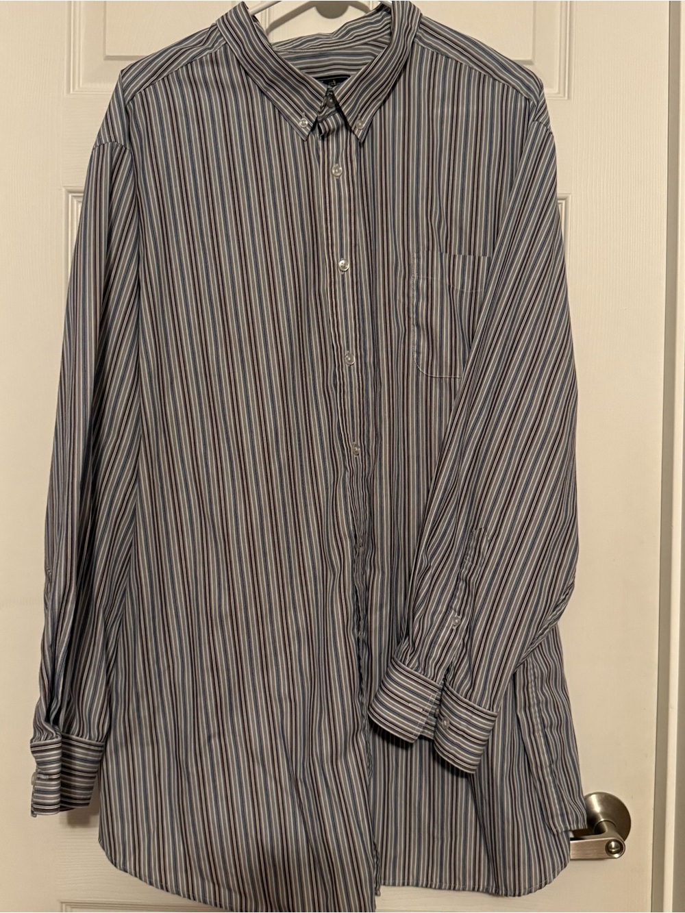 Signature Men's Blue and White Multi-Stripe Dress Shirt